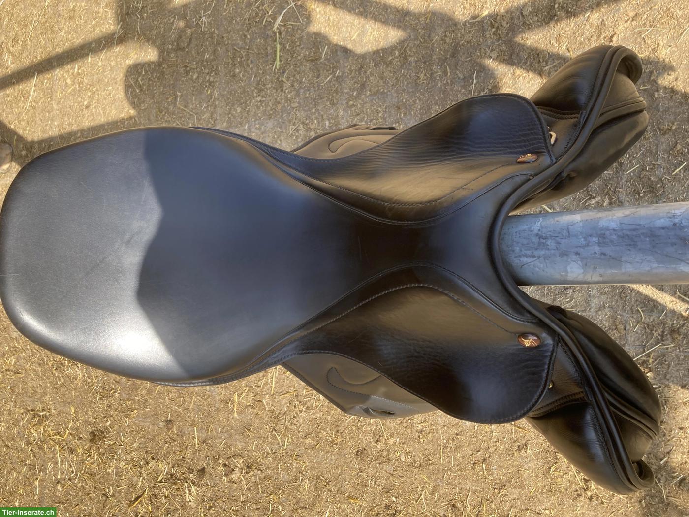 Bild 3: Prestige Springsattel Michel Robert 18 Zoll zu verkaufen