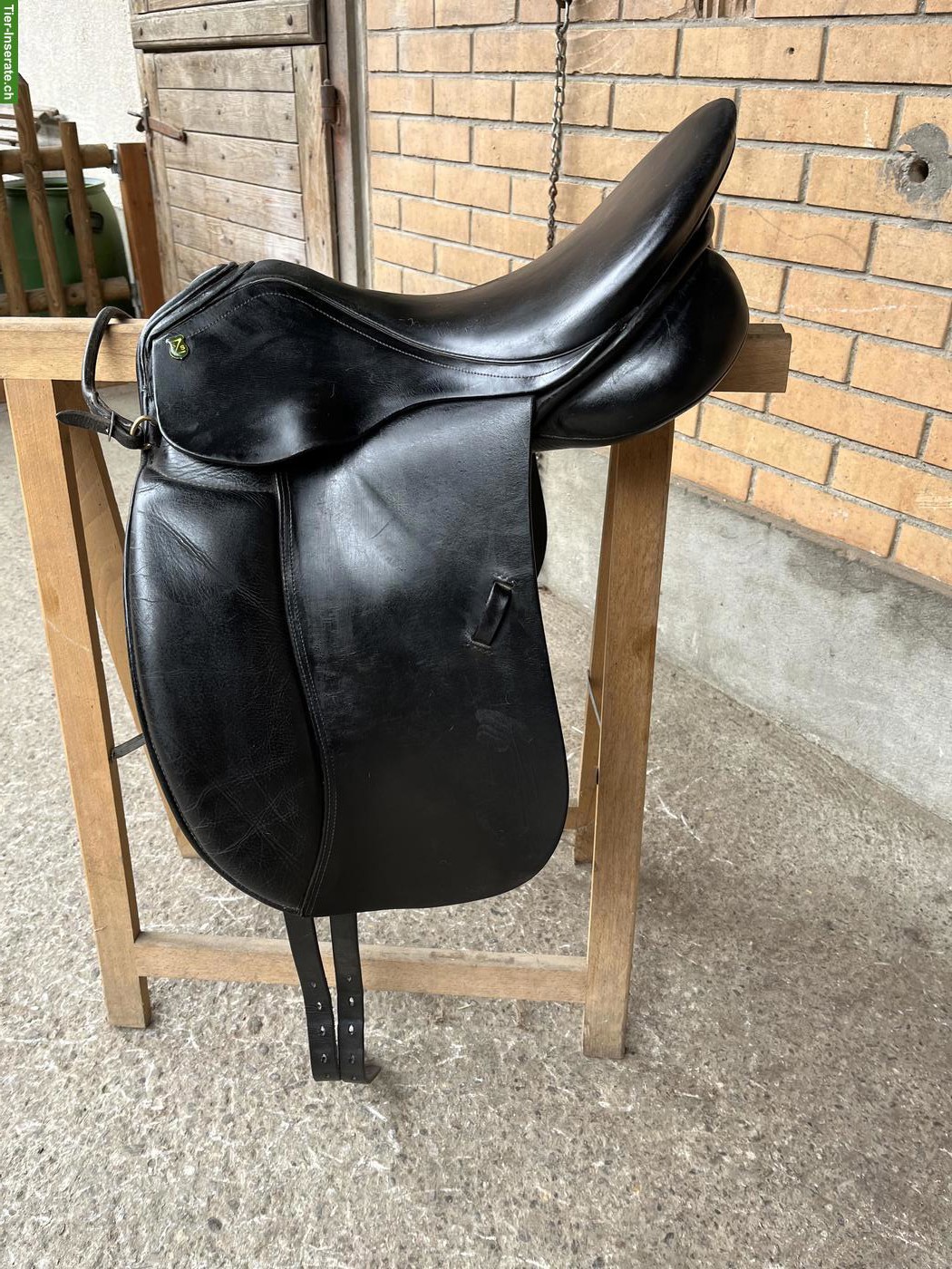 Massimo Dressursattel 18 Zoll zu verkaufen