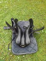 Dressursattel Stübben Genesis 17 Zoll zu verkaufen