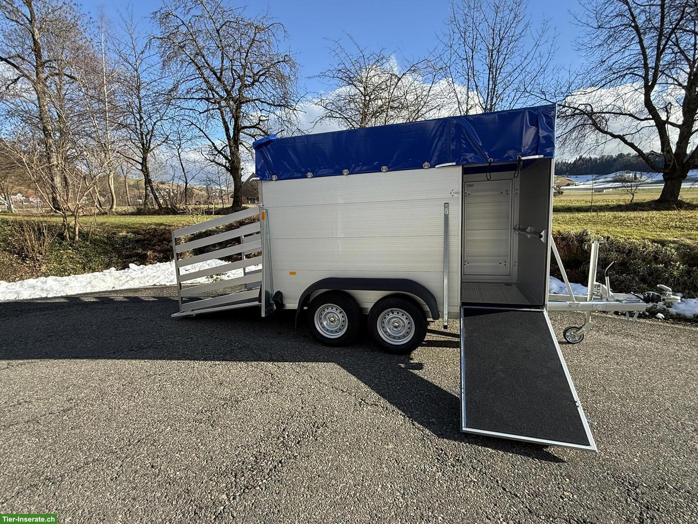 Neuer Viehtransportanhänger zu verkaufen