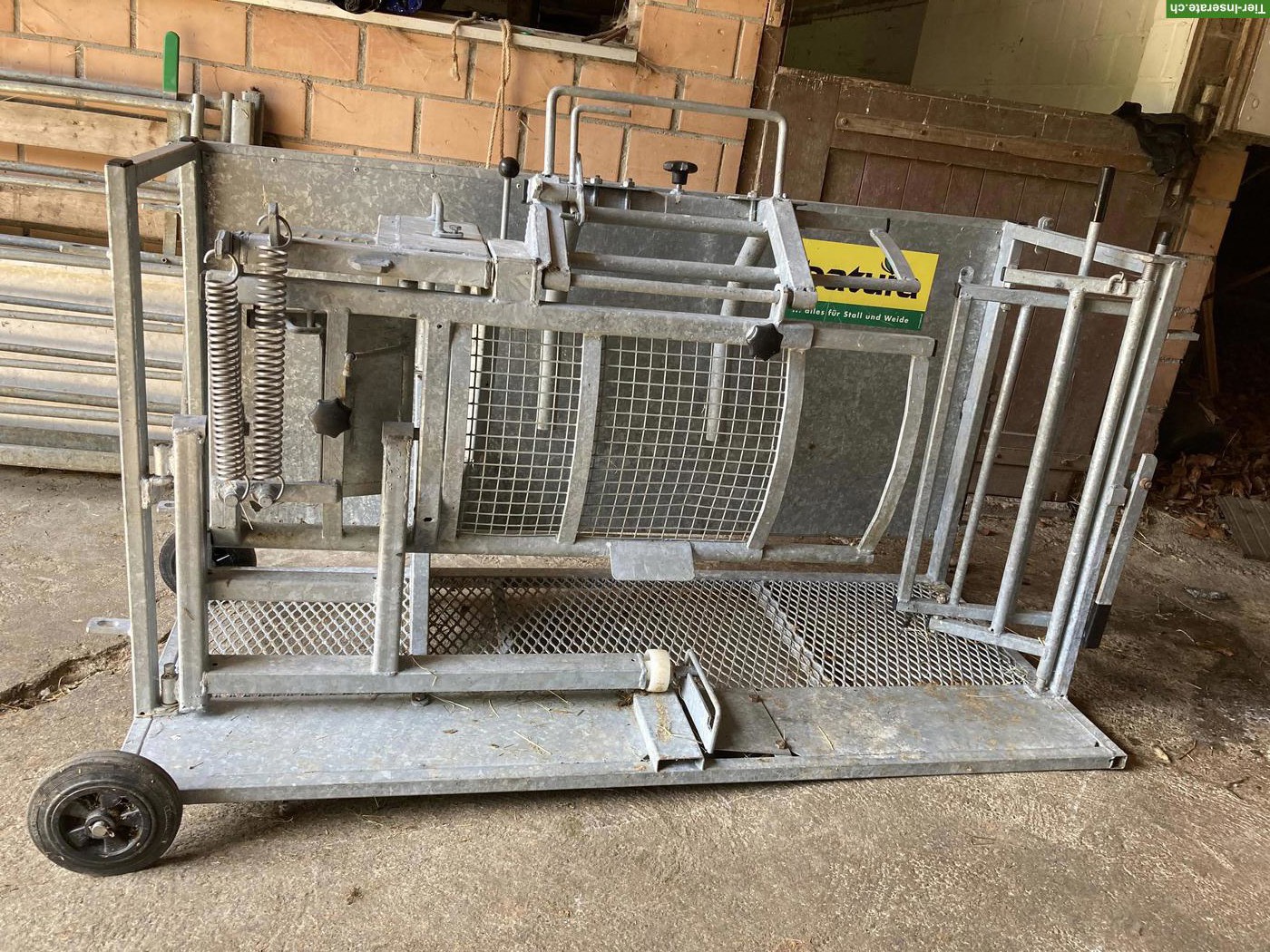 Patura Klauenstand für Schafe zu verkaufen