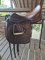 Mass-Dressursattel Vega Amerigo zu verkaufen