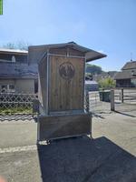 Zeitgesteuerte Futterraufe für Pferde zu verkaufen