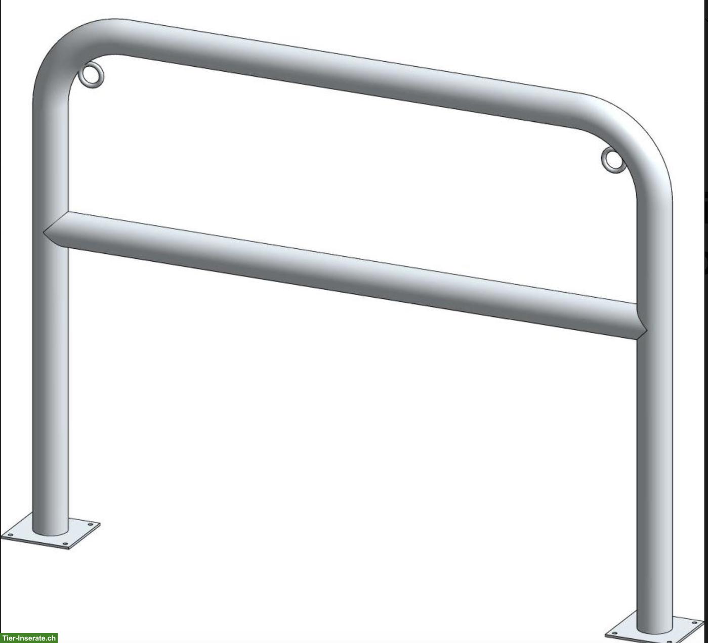 Bild 2: Anbindstangen mit Anbindringen, ideal für Pferdesolarium