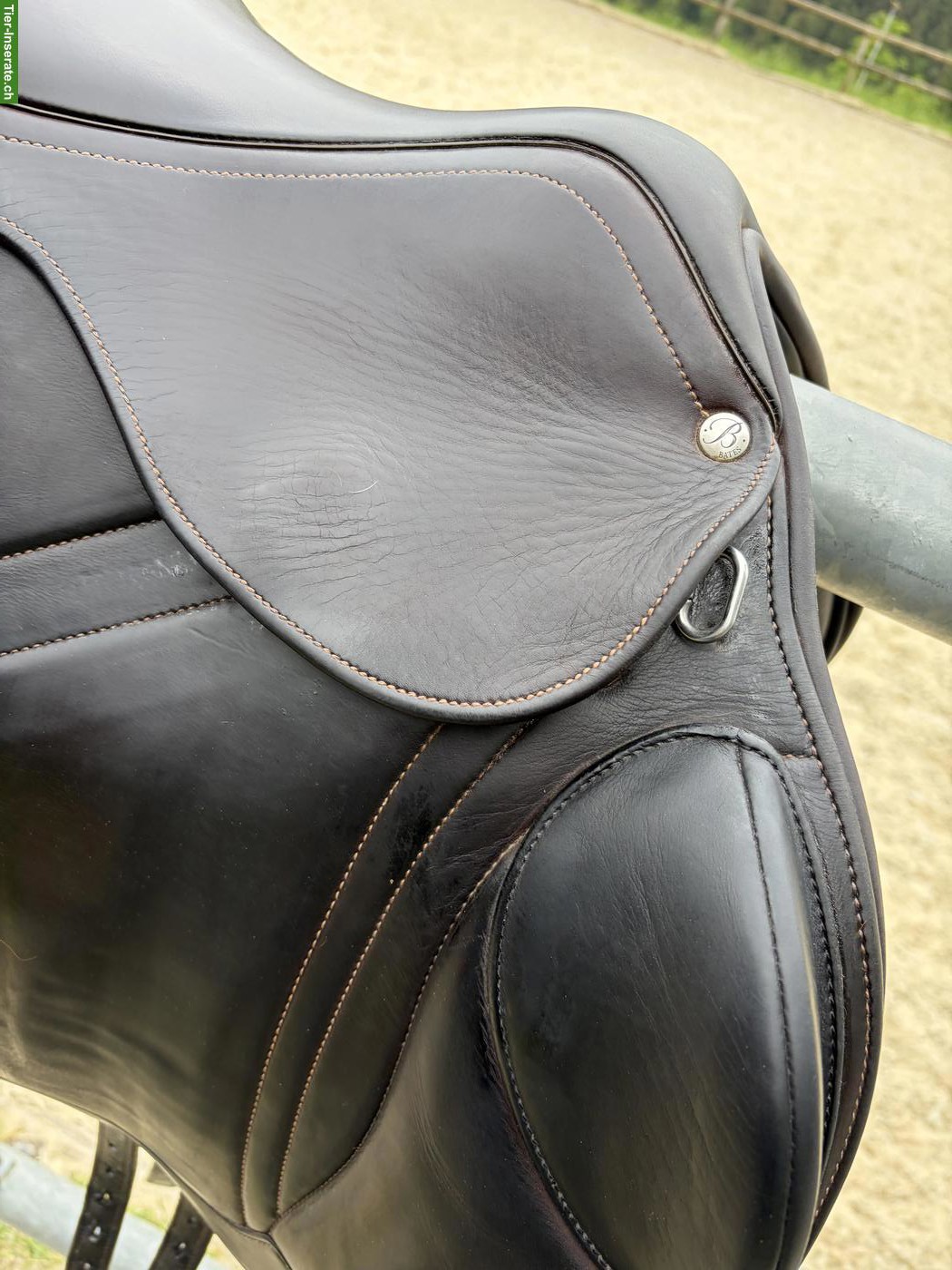 Bild 3: Springsattel Bates Advanta 17.5 Zoll