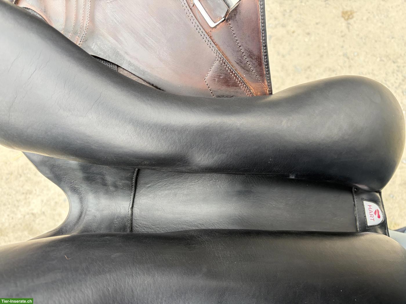 Bild 6: Springsattel Bates Advanta 17.5 Zoll