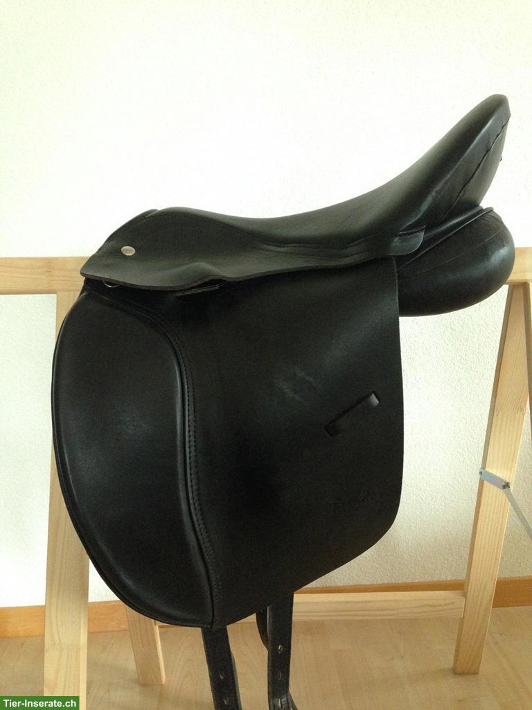 Bild 2: Sattel mit Leder-Sattelbaum (Trekker Dressur), 17 Zoll