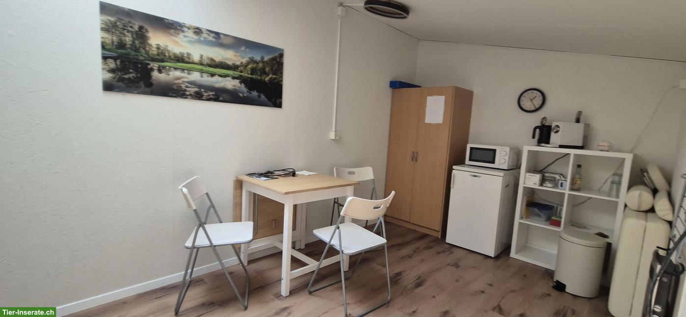 Bild 9: Offenstallteil zur Selbst- oder Teilselbstversorgung in Egg b. ZH