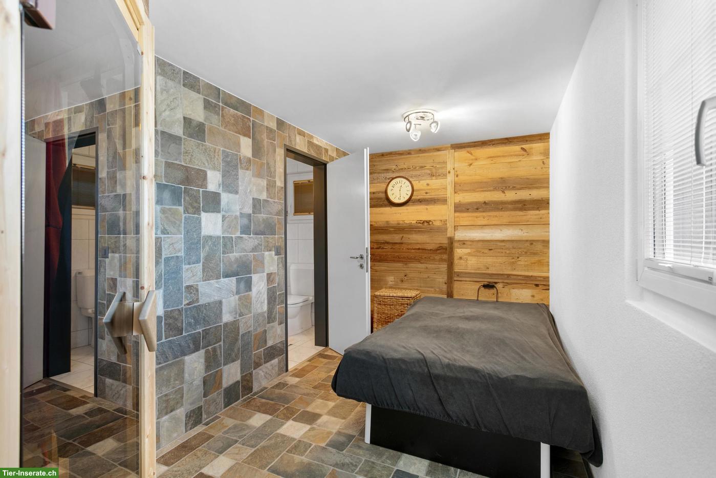 Bild 9: Exklusives 7.5-Zi.-Einfamilienhaus mit Pool und Wellnessbereich