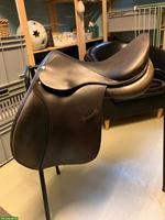 Röösli Freizeitsattel Dressur, 17.5 Zoll