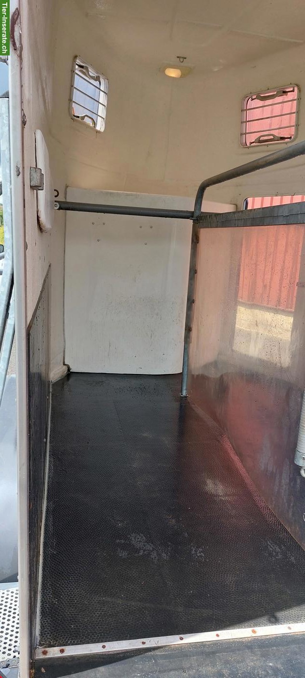 Bild 6: Thiel Racer 2er Pferdeanhänger mit Sattelkammer