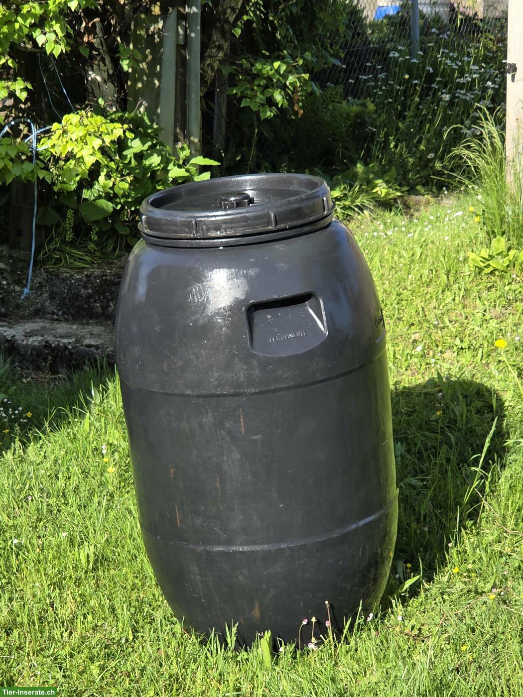 Futter-Fässer 220 Liter zu verkaufen