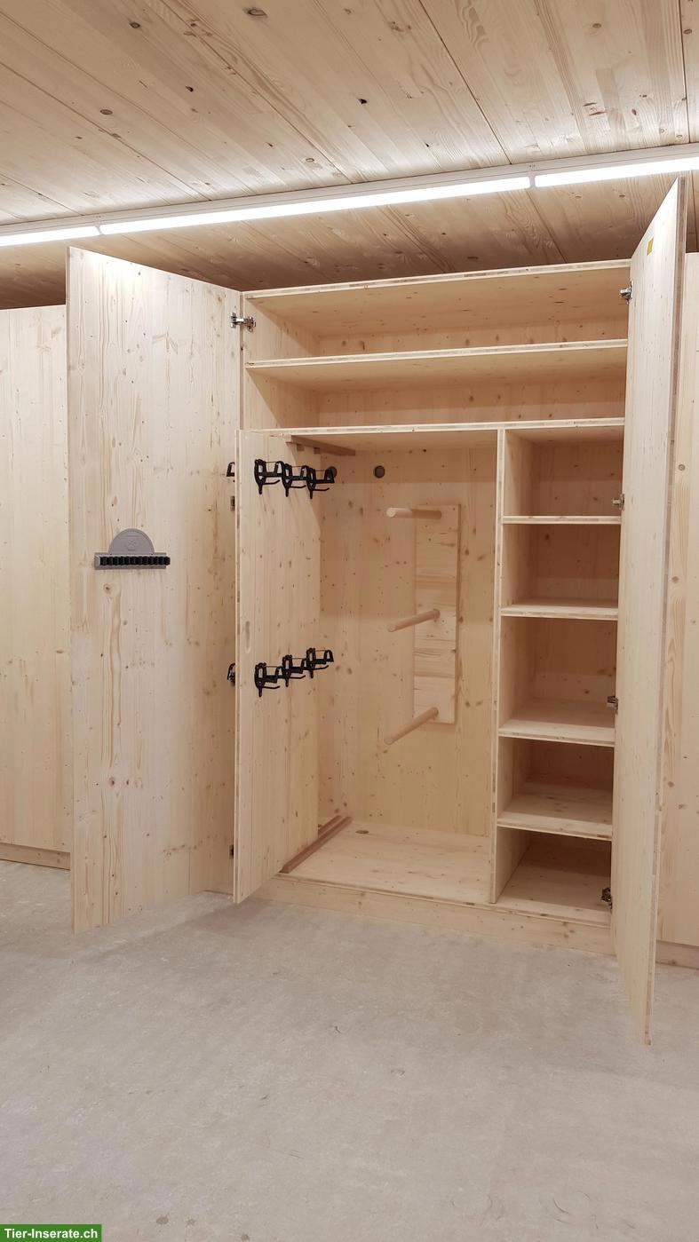 Bild 10: Offenstallplatz frei im Wallachstall auf dem Bio Hof Herrendingen, LU