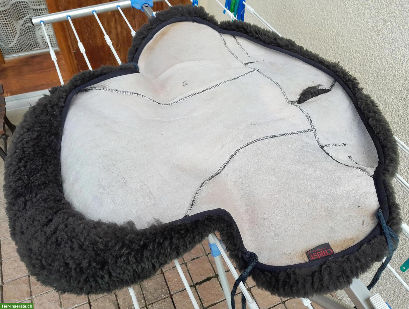 Bild 4: Sattelsitzbezug Western mit Hornloch, Lammfell, guter Zustand