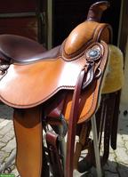 Kurzer Roundskirt-Westernsattel, ideal für Kleinpferd, 15", neuwertig