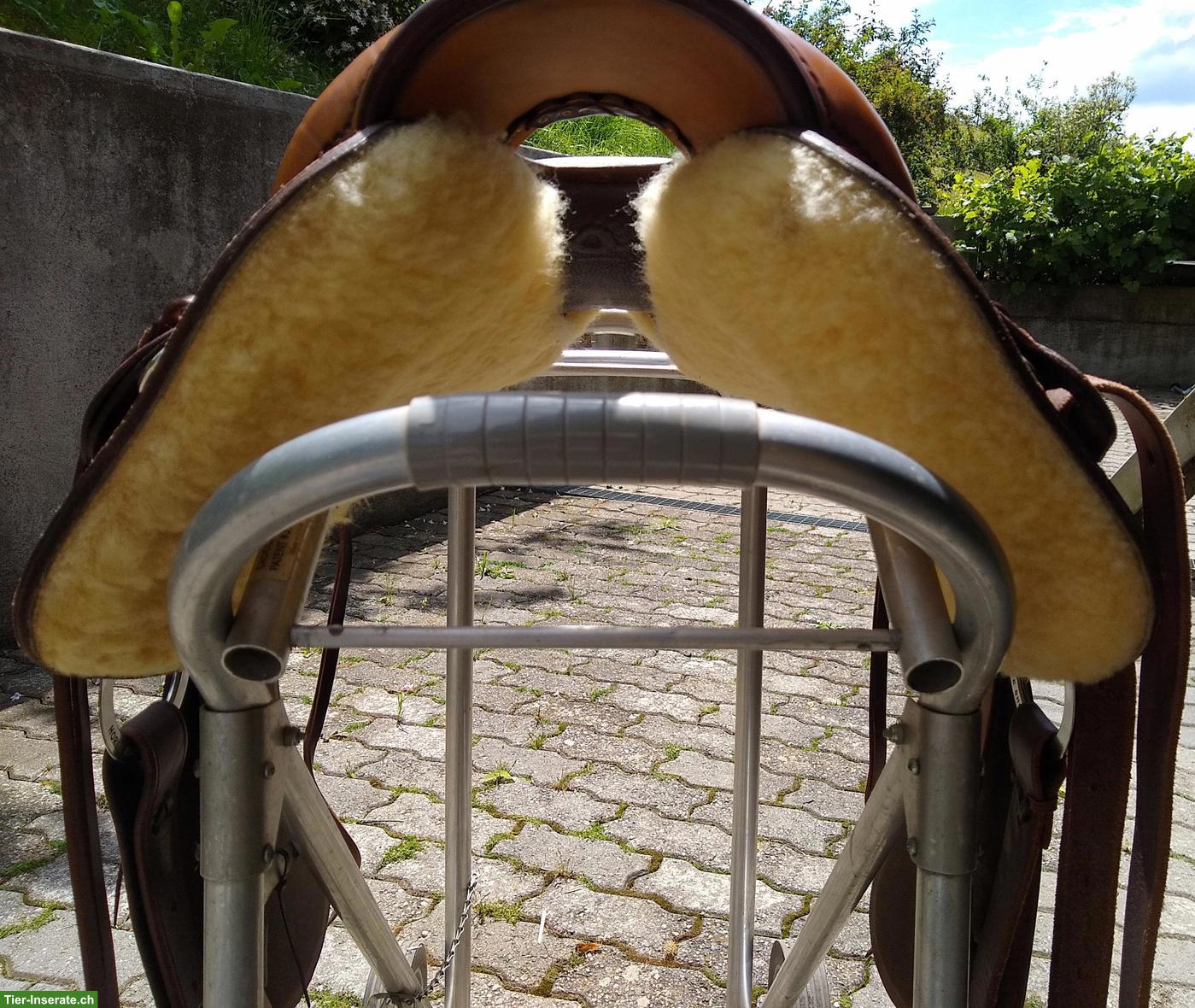 Bild 5: Kurzer Roundskirt-Westernsattel, ideal für Kleinpferd, 15", neuwertig