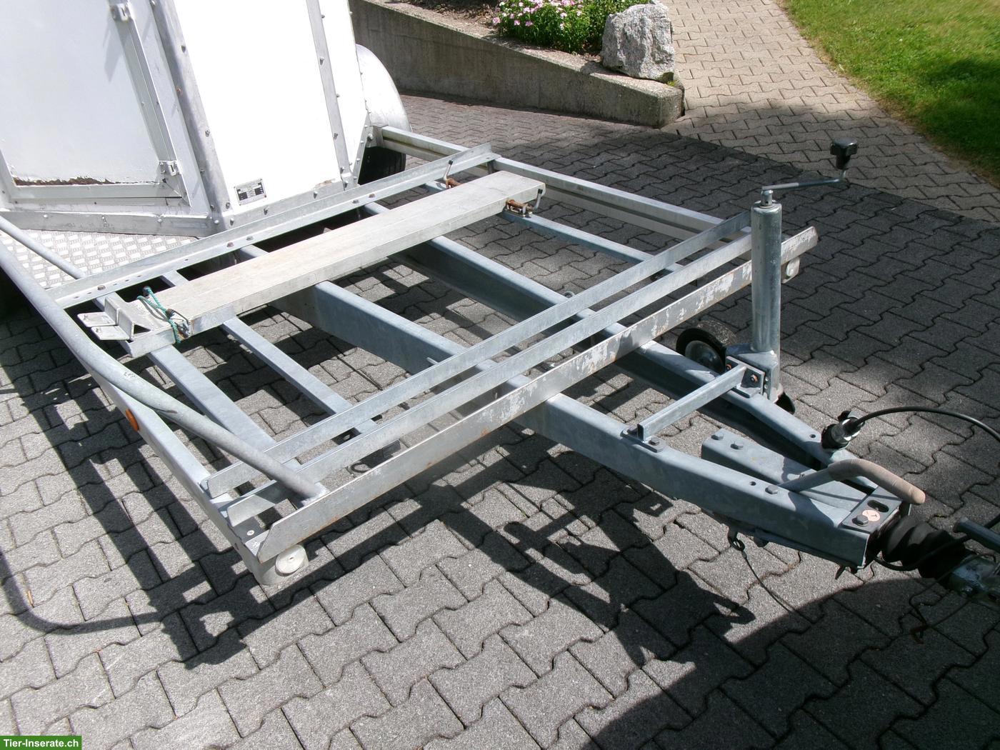 Bild 3: 2er Pferdeanhänger mit Kutschenvorbau