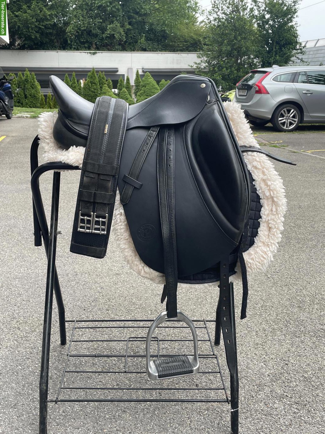 Neuer Pariani Dressursattel 17 Zoll mit Zubehör