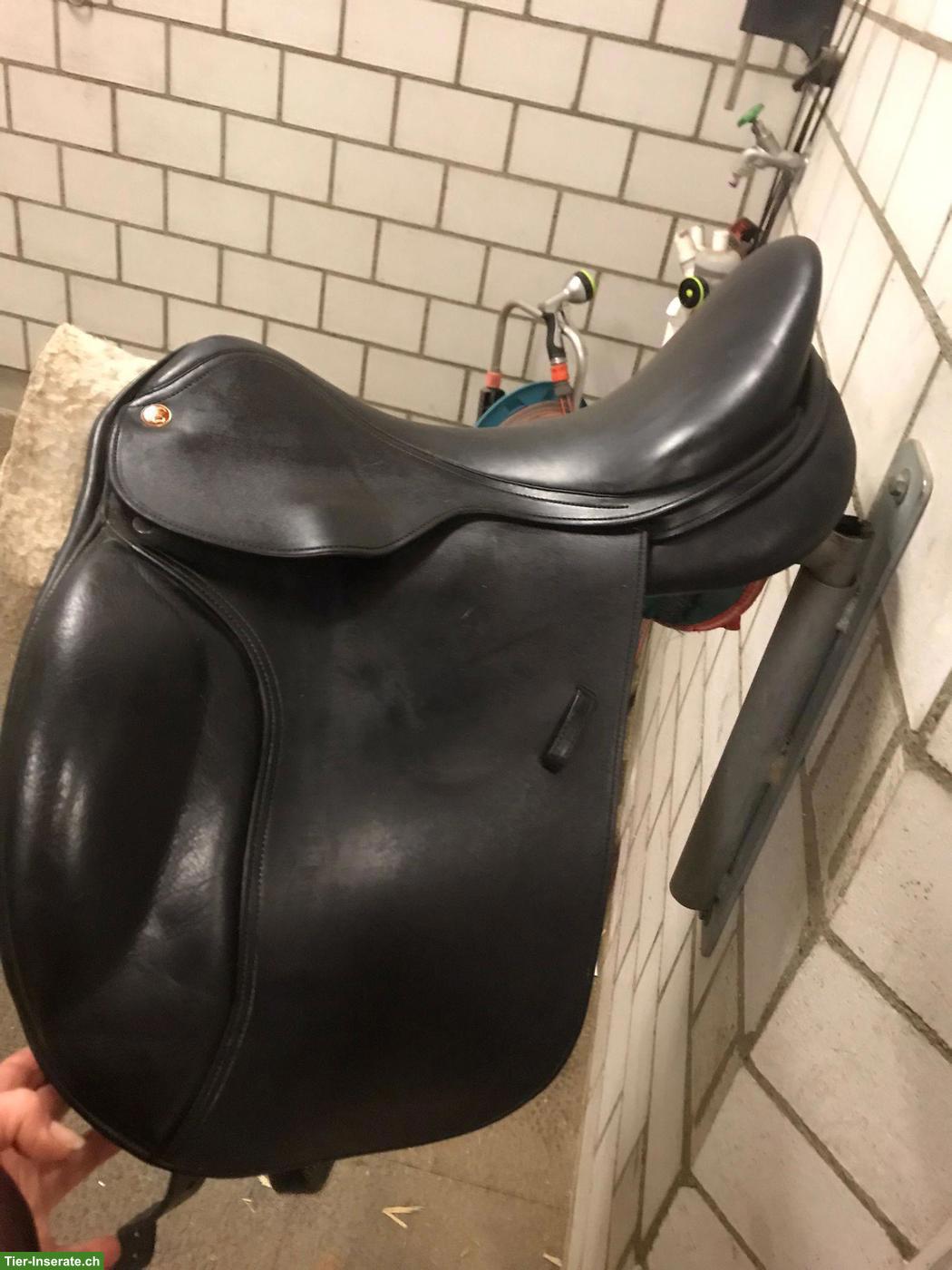 Röösli Dressursattel, 17.5 Zoll, wie neu