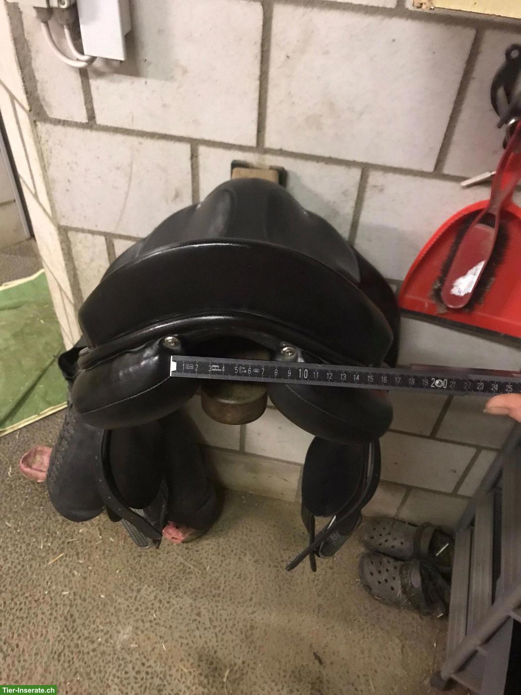 Bild 2: Röösli Dressursattel, 17.5 Zoll, wie neu