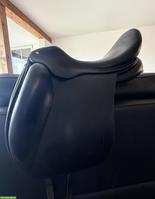 Childeric Dressursattel DHE 17.5 Zoll zu verkaufen