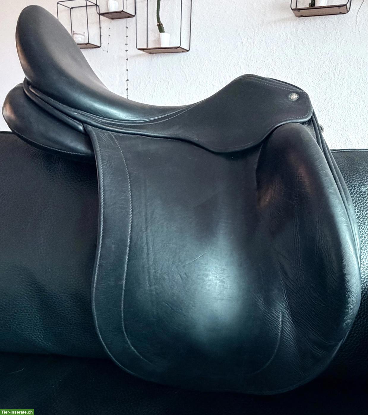 Bild 3: Childeric Dressursattel DHE 17.5 Zoll zu verkaufen
