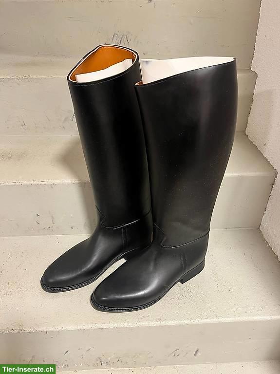 Mustang Unisex-Reitstiefel aus Gummi, Grösse 42, weite Passform