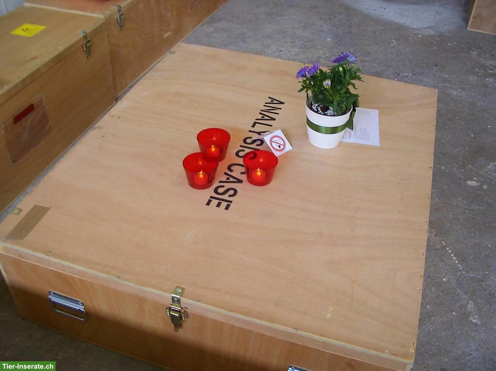Bild 3: Aufbewahrungsboxen / Holzboxen als Sitzlounge