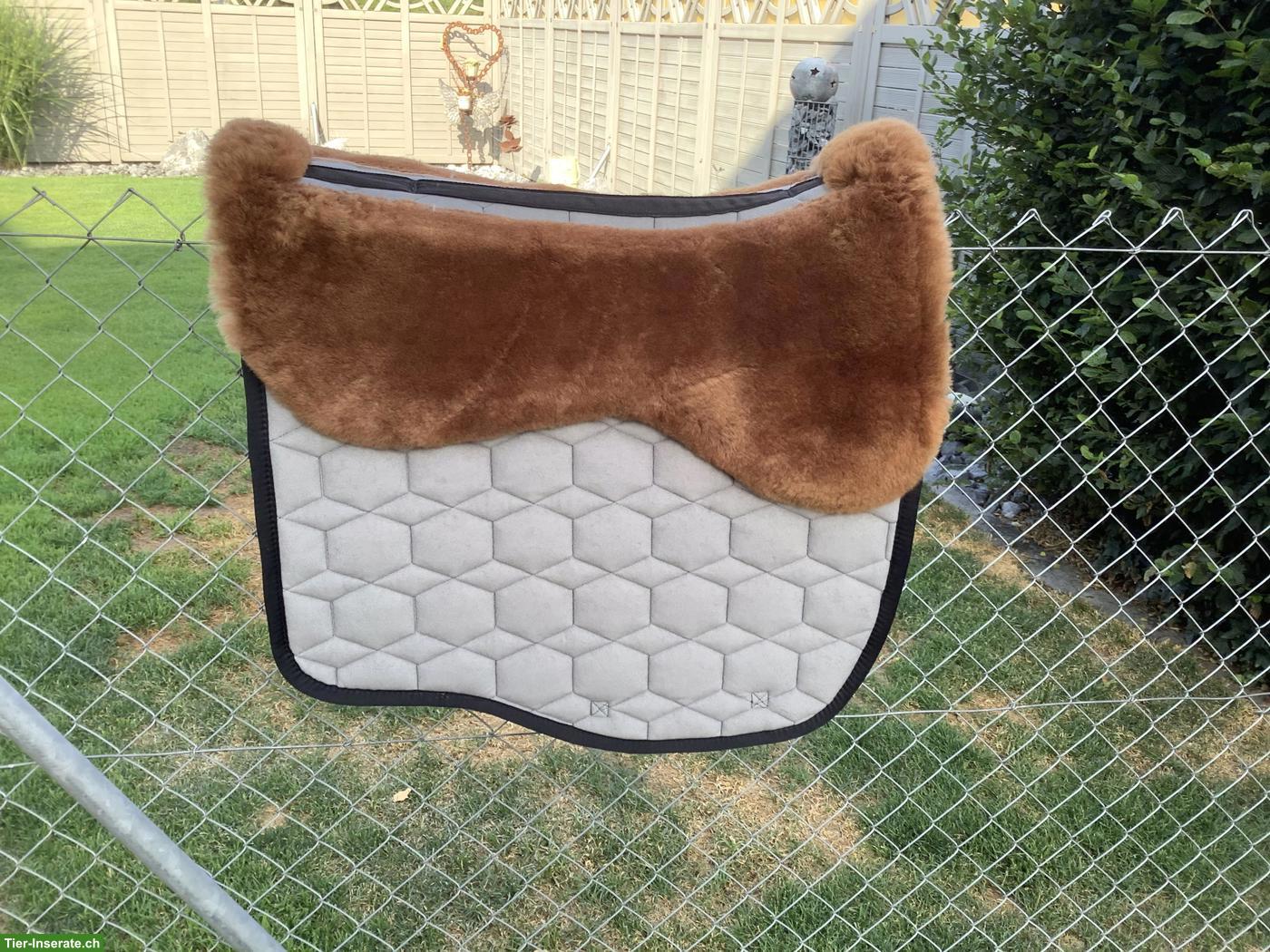 Bild 3: NEU: Mattes Lammfellschabracke, Dressur L