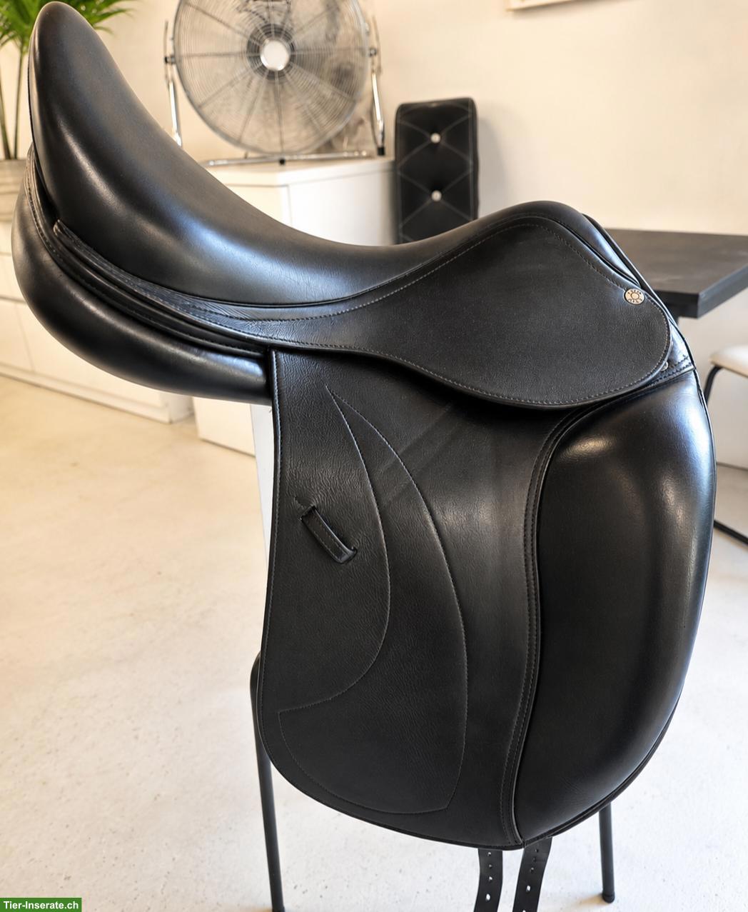 Equipe Rose Dressursattel 17.5 Zoll zu verkaufen