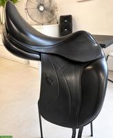 Equipe Rose Dressursattel 17.5 Zoll zu verkaufen