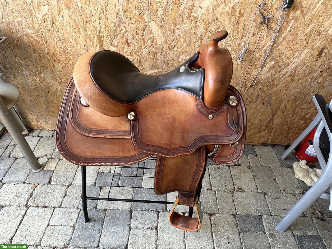 Bild 2: Westernsattel komplett: Champion Turf 800, 18 Zoll, mit ovalem Silber