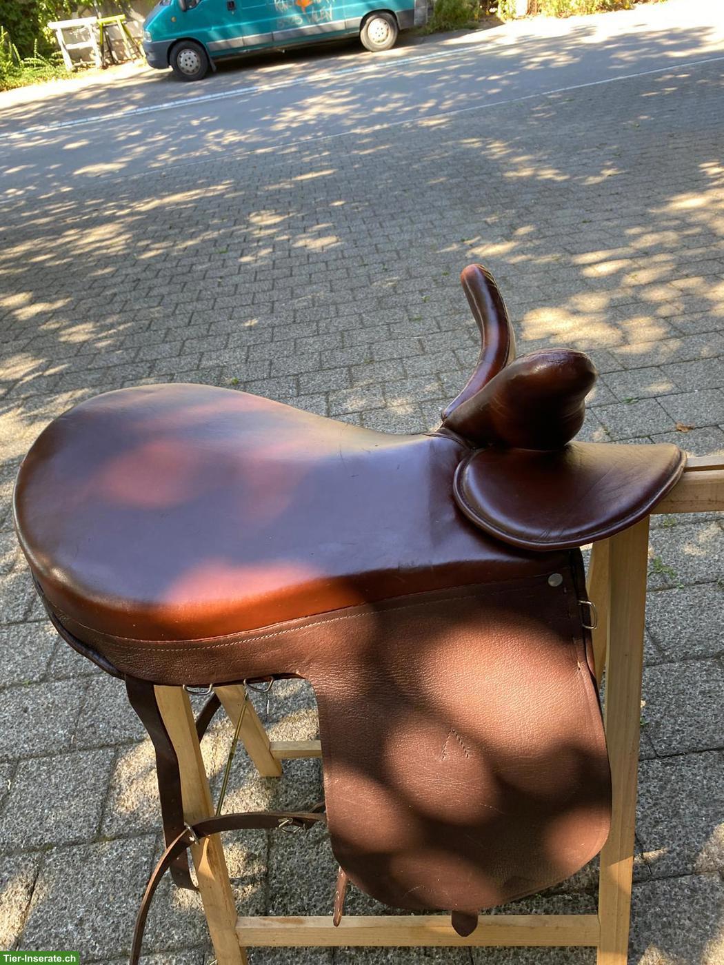 Bild 2: Damensattel aus braunem Leder zu verkaufen
