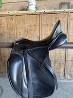 Kentaur Elektra Dressursattel, 17.5 Zoll, schwarz