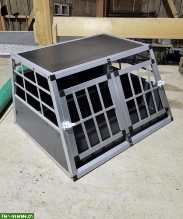2 neuwertige Hundeboxen zu verkaufen