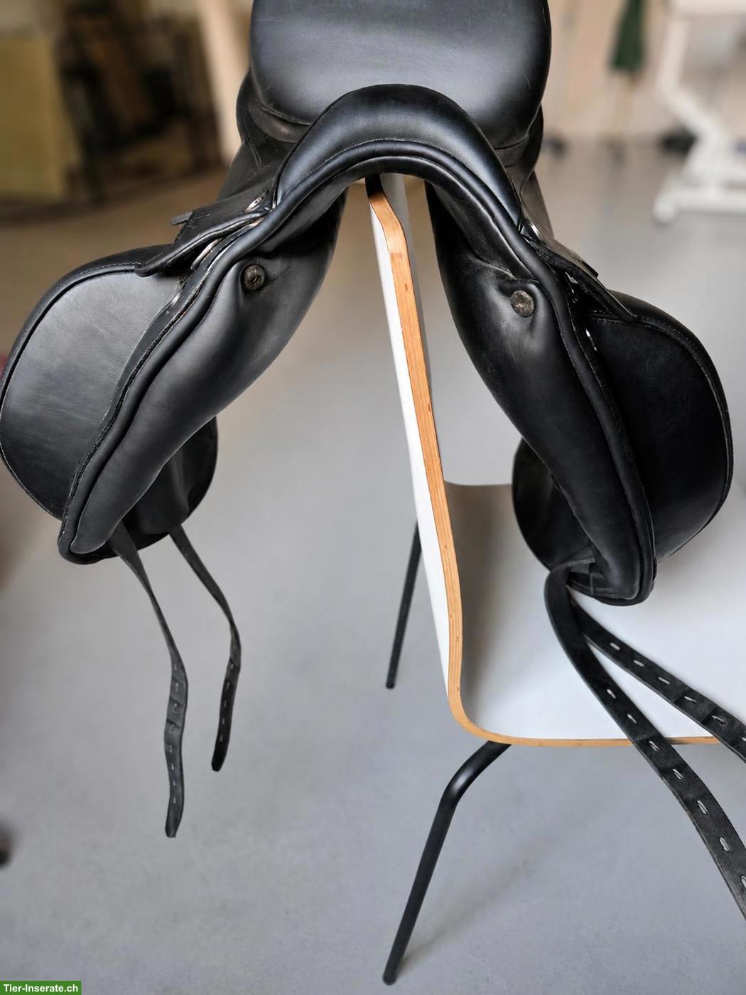 Bild 2: Dressursattel Erreplus 17 Zoll zu verkaufen