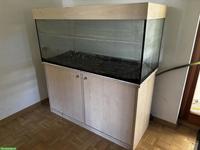 Älteres Aquarium 300L mit Unterschrank zu verschenken