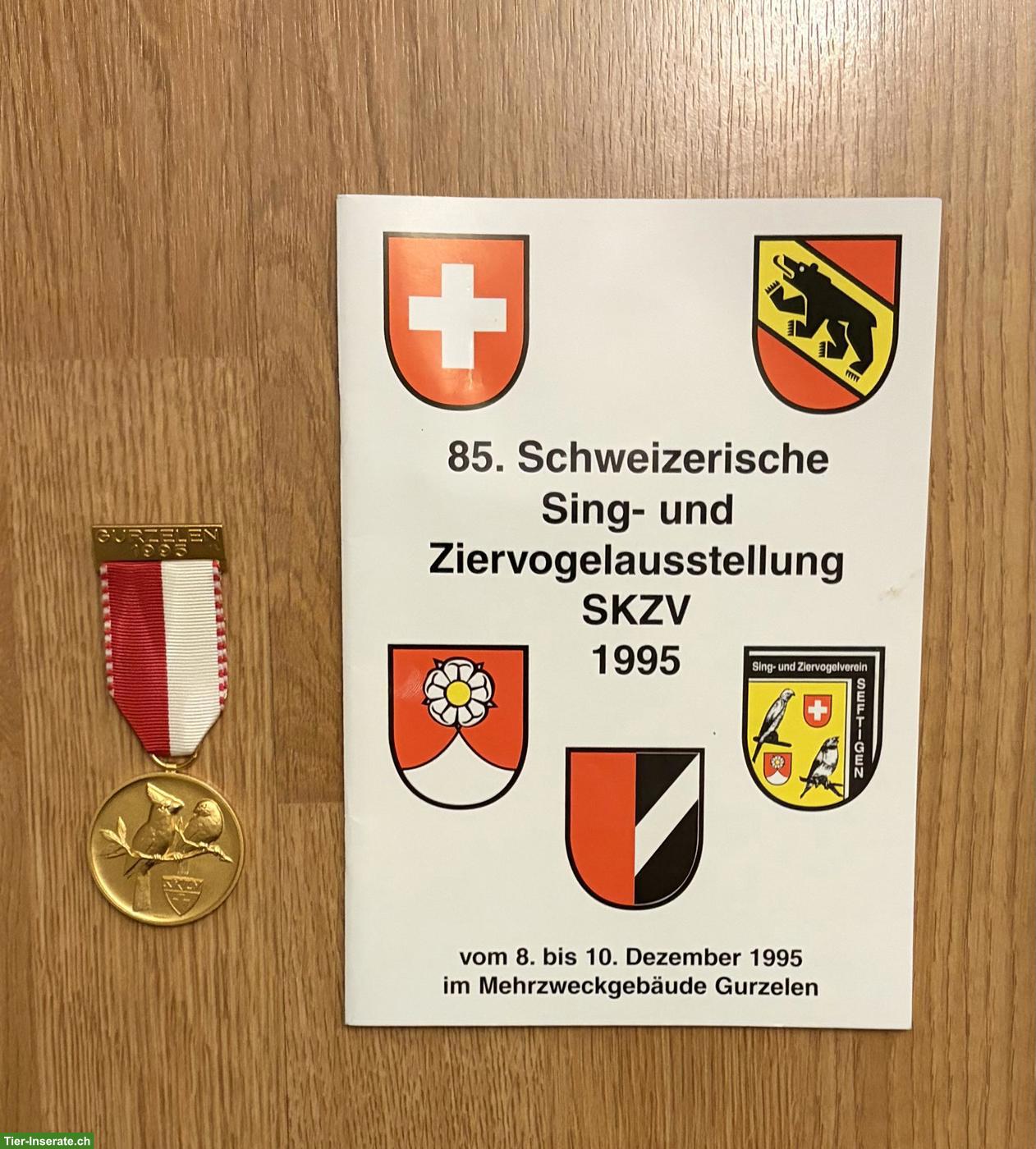 Bild 2: Gefiederte und Tier-Sachbücher gratis abzugeben