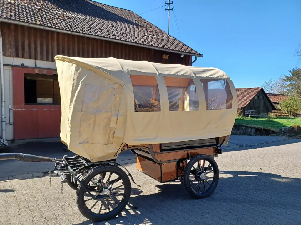 Schöner Planwagen/Wagonette mit Schlaffunktion, Beleuchtung, USB usw.