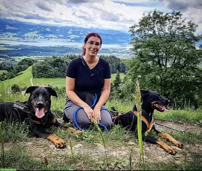 Hundebetreuung mit Einzelhaltung und Familienanschluss
