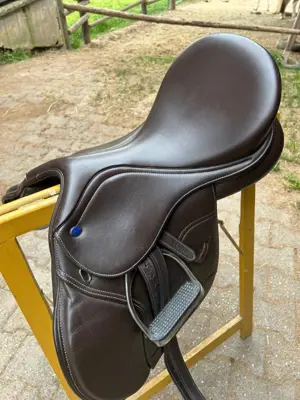 Ikonic VS-Sattel, 16,5 Zoll
