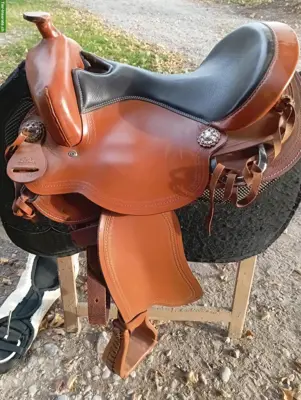 Baumloser Westernsattel zu verkaufen