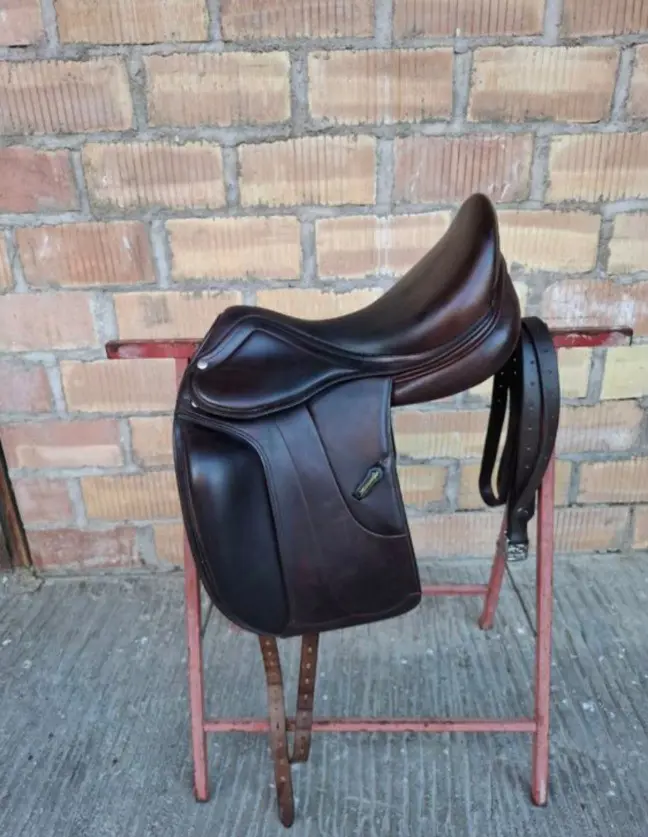 Amerigo Vega Dressursattel 17.5 Zoll dunkelbraun