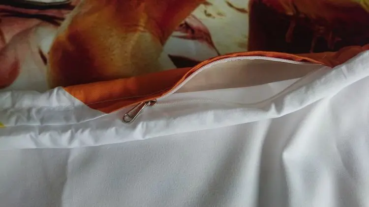 f644b2e4-3823-47f6-9f3e-487c7fe7bfd8-bettwaesche duvet bedrucken reissverschluss.jpg