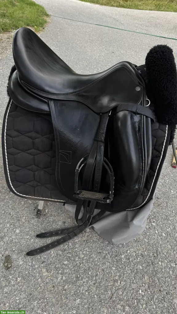 Dressursattel Luc Childeric, 17.5 Zoll, zu verkaufen
