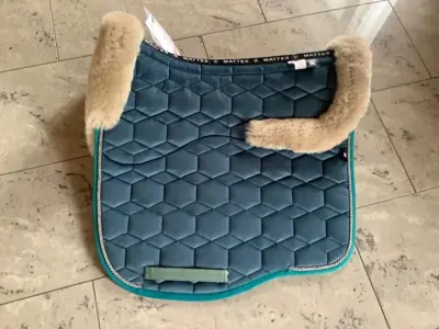 Lammfellschabracke Eurovit Mattes Dressur L Neu
