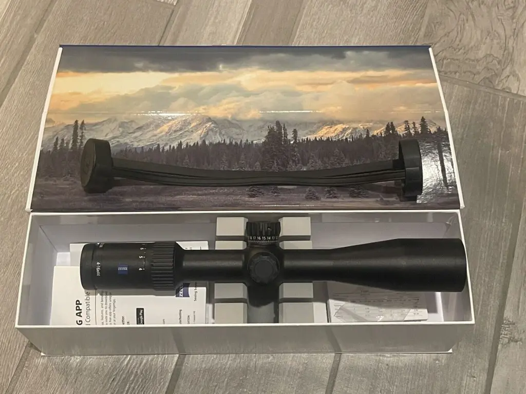 Zeiss Conquest V4 4-16x44 Zielfernrohr mit Absehen