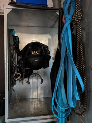 Sattelschrank metall - zweiteilig