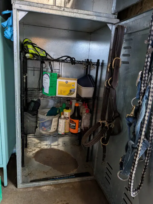 48174593-d6e3-4876-8962-d14c6466fab0-Sattelschrank-unten.jpg