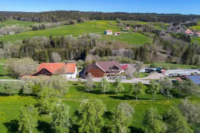 Gutshof mit 47 ha im Südschwarzwald – Landwirtschaft & Pferdehaltung